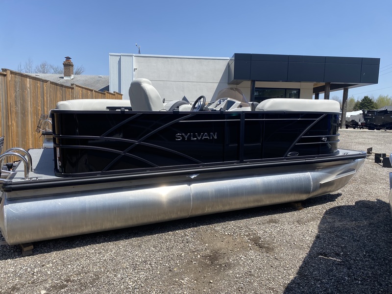 Boats  2025 Sylvan Mirage 818 Cruise Photo