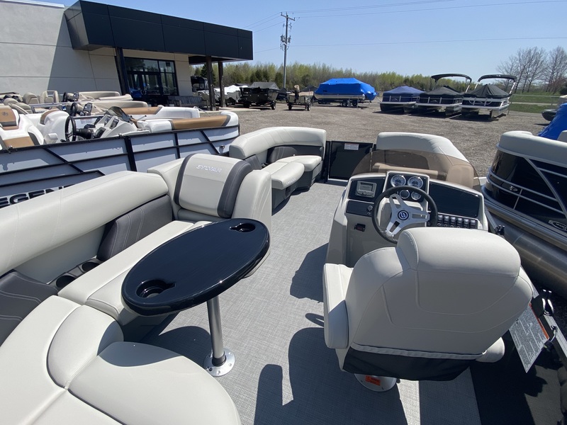 Boats  2025 Sylvan Mirage 818 Cruise Photo
