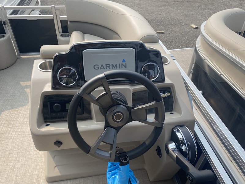Boats  2023 Legend Q-Series LE 19 Lounge Photo