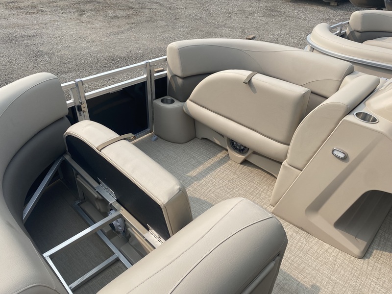 Boats  2023 Legend Q-Series LE 19 Lounge Photo