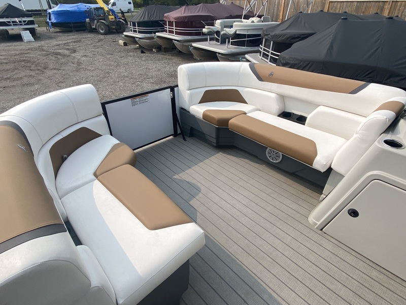 Boats  2023 Legend E-Series 21 Cruise Photo