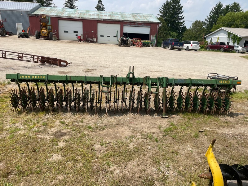 Tillage - Other  John Deere 400 15ft Rotary Hoe Photo