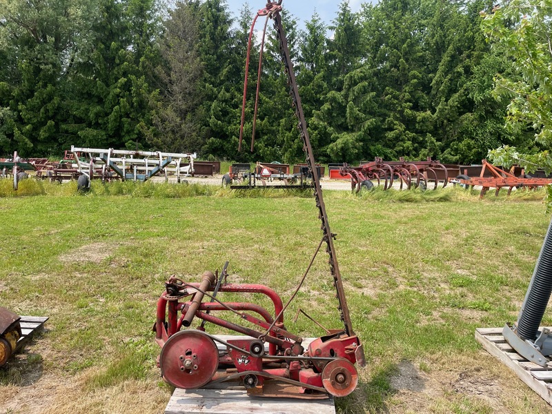 Hay/Forage/Livestock  Massey Ferguson Sickle Mower - 3pt Photo