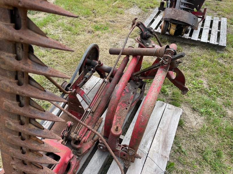 Hay/Forage/Livestock  Massey Ferguson Sickle Mower - 3pt Photo