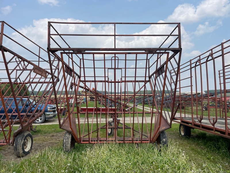 Hay/Forage/Livestock  Forage King Bale Basket Photo