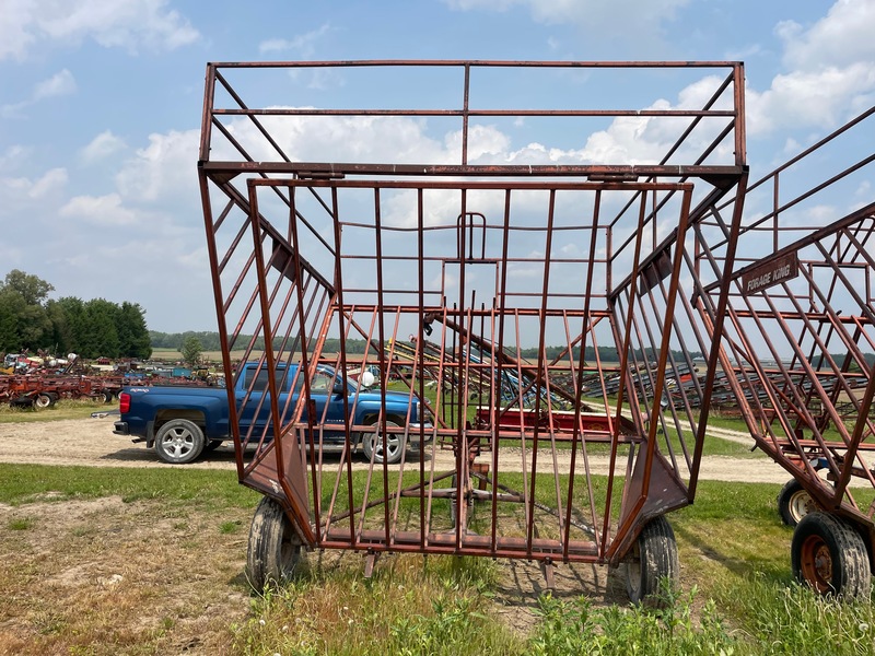 Hay/Forage/Livestock  Forage King Bale Basket Photo