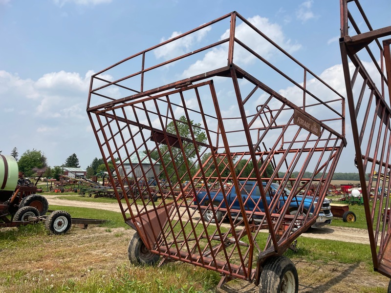 Hay/Forage/Livestock  Forage King Bale Basket Photo