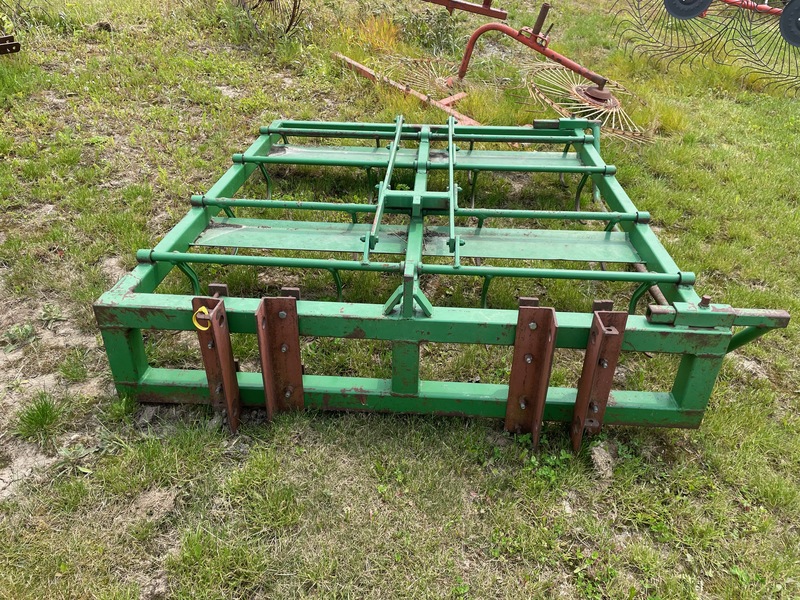 Hay/Forage/Livestock  Mounted 8 Bale Grapple Photo