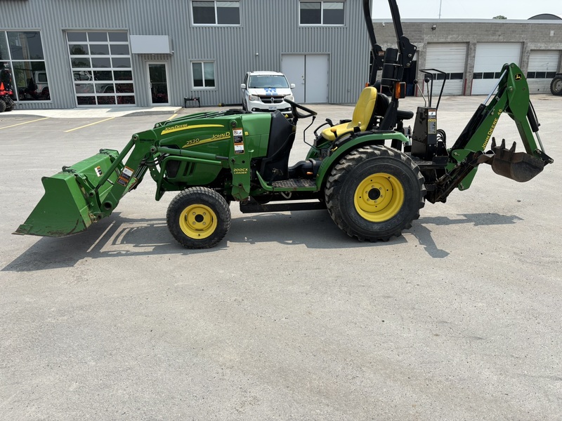 John Deere 2520 Compact Tractor