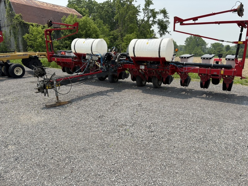 Massey Ferguson 9200 Corn Planter