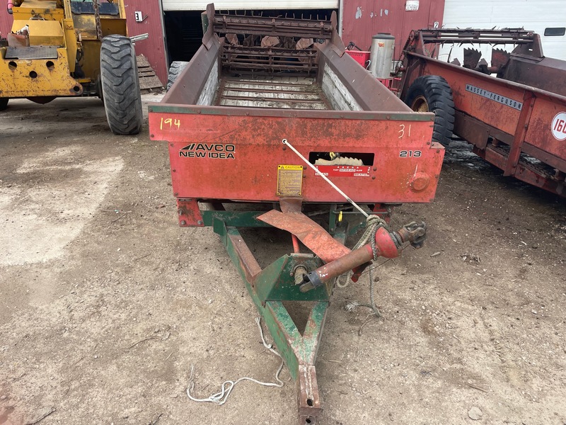 Manure Equipment  New Idea 213 Manure Spreader - 3 Beater Photo