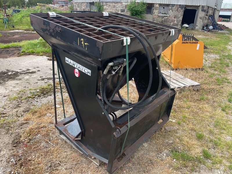 Chemical/Fertilizer Application  Martatch Spreader (Salt, Sand, Fertilizer) Photo