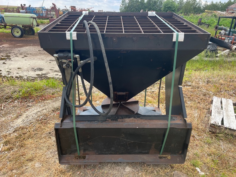 Chemical/Fertilizer Application  Martatch Spreader (Salt, Sand, Fertilizer) Photo