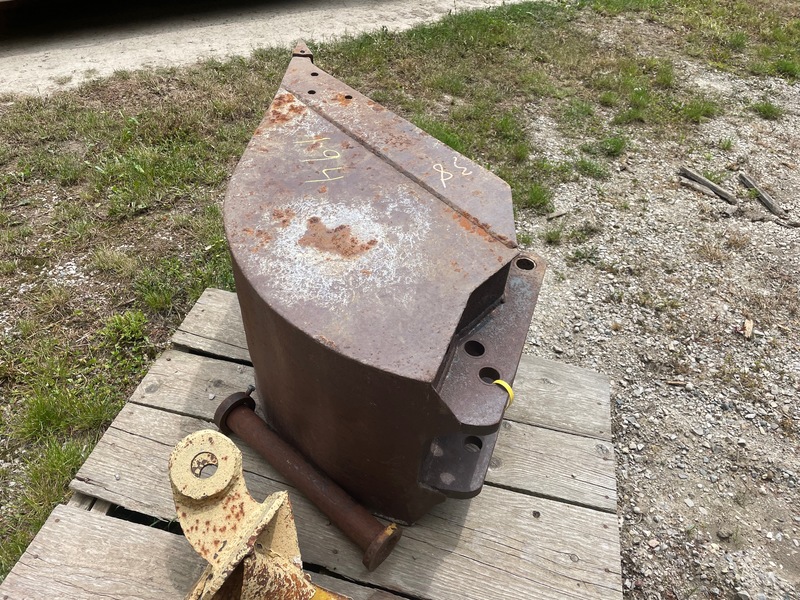 Attachments  Backhoe Bucket - 24" Photo