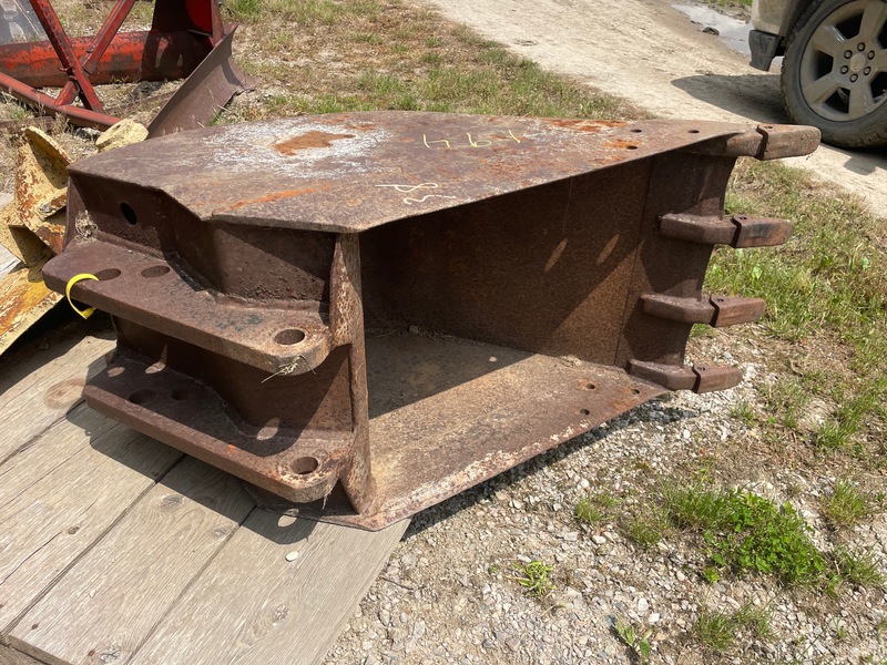 Attachments  Backhoe Bucket - 24" Photo