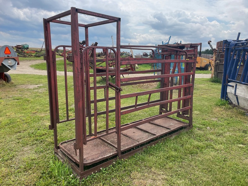 Cattle Squeeze Chute