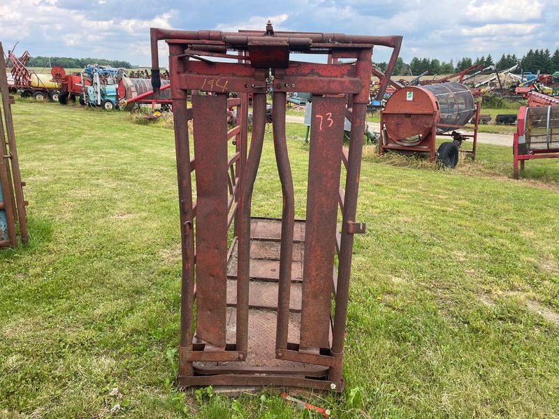 Hay/Forage/Livestock  Cattle Squeeze Chute Photo