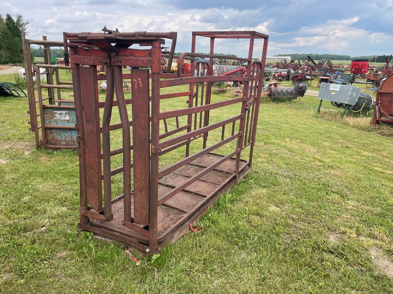 Hay/Forage/Livestock  Cattle Squeeze Chute Photo