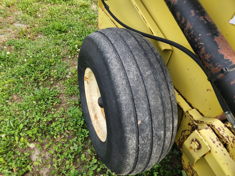 Rock Pickers and Rock Rakes  Degelman 570 Rock Picker Photo