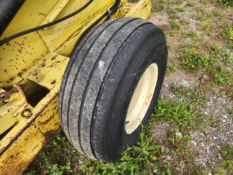 Rock Pickers and Rock Rakes  Degelman 570 Rock Picker Photo