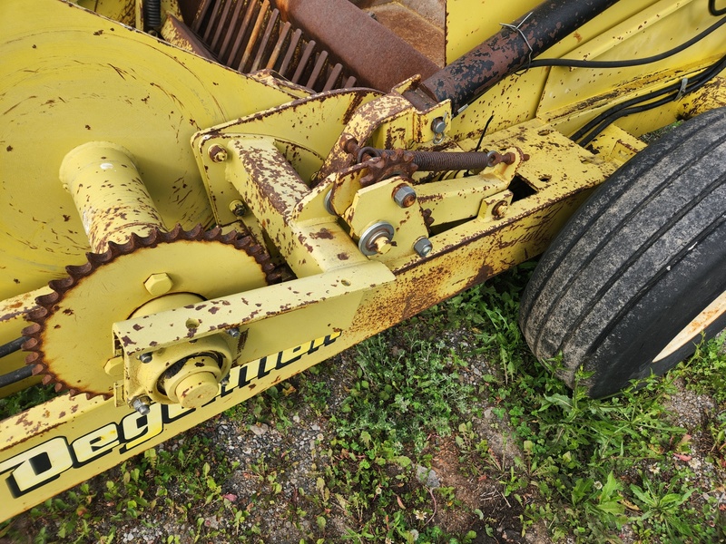 Rock Pickers and Rock Rakes  Degelman 570 Rock Picker Photo
