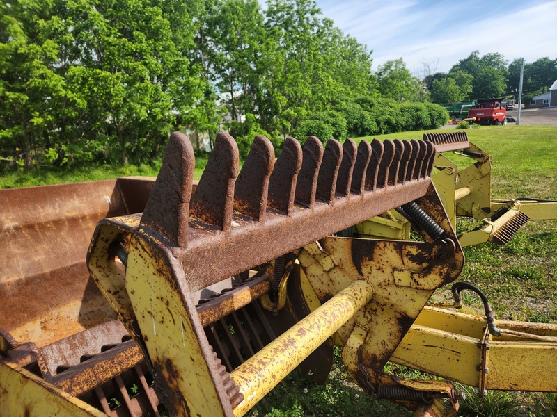 Rock Pickers and Rock Rakes  Degelman 570 Rock Picker Photo