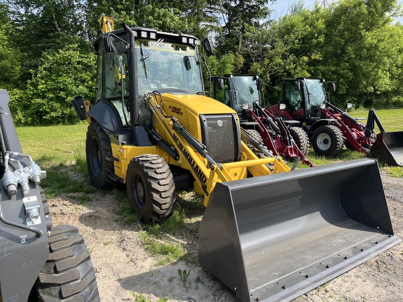 New Holland B95D Tractor Loader Backhoe 