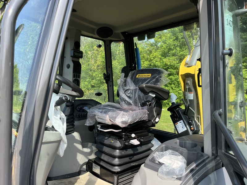 New Holland B95D Tractor Loader Backhoe 