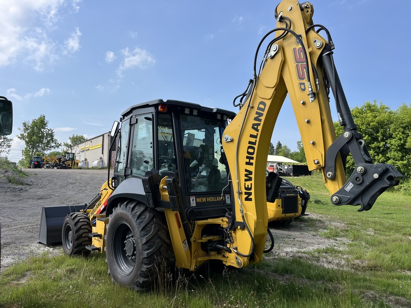 New Holland B95D Tractor Loader Backhoe 