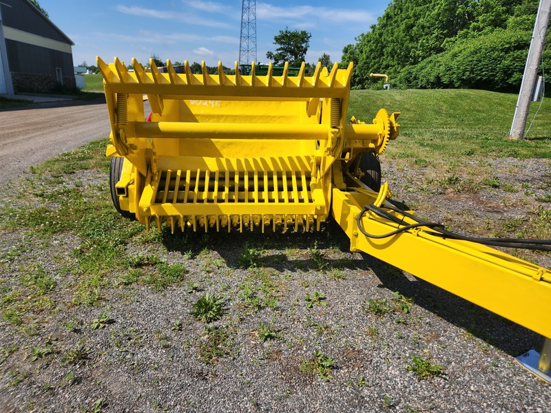 Rock Pickers and Rock Rakes  Degelman 570 Rock Picker Photo
