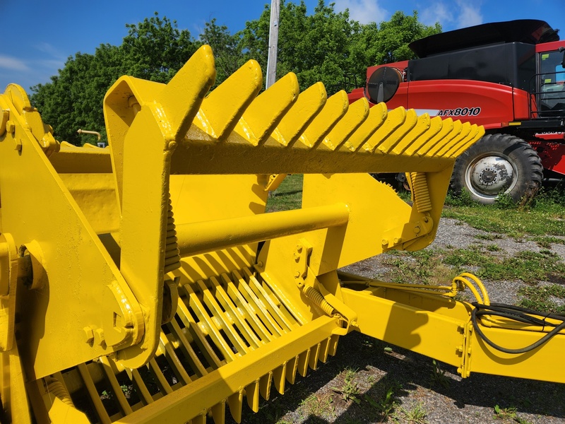 Rock Pickers and Rock Rakes  Degelman 570 Rock Picker Photo