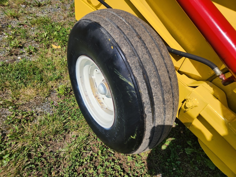 Rock Pickers and Rock Rakes  Degelman 570 Rock Picker Photo