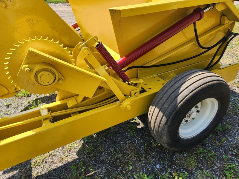 Rock Pickers and Rock Rakes  Degelman 570 Rock Picker Photo