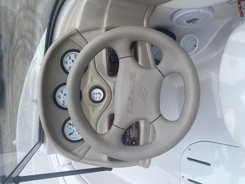 Boats  2005 FourWinns Horizon 170 LF Photo