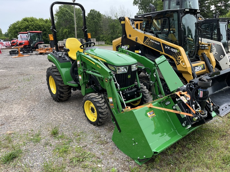 John Deere 2032R Compact Tractor/Loader/Fr Snowblower