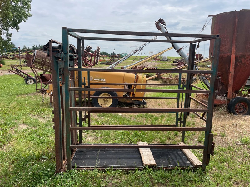 Hay/Forage/Livestock  Cattle Squeeze Chute Photo