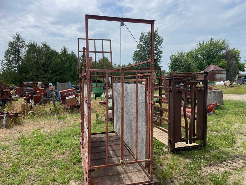 Hay/Forage/Livestock  Paul Livestock Scale Chute Photo