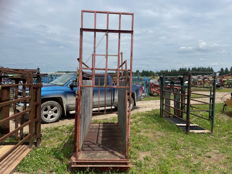 Hay/Forage/Livestock  Paul Livestock Scale Chute Photo