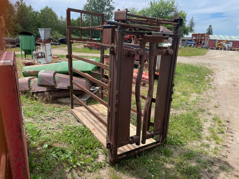 Cattle Squeeze Chute