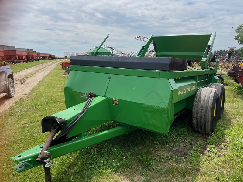 Manure Equipment  John Deere 660 Manure Spreader - Double Beater - NEW Floor Photo
