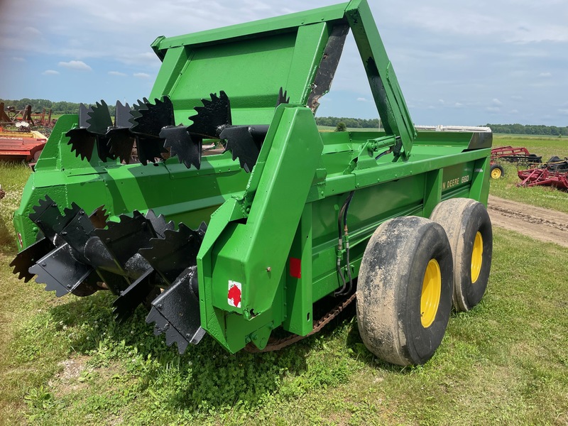 Manure Equipment  John Deere 660 Manure Spreader - Double Beater - NEW Floor Photo