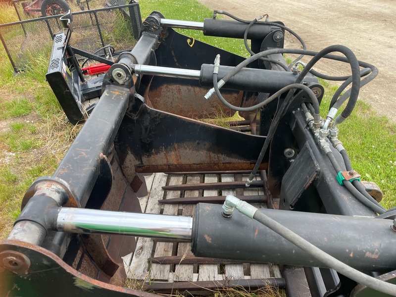 Attachments  Silo Cut 74" Euro Quick Attach Silage Cutter Grapple Photo