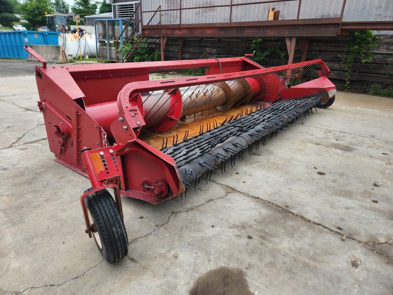 Combines & Harvesting Equipment  Case IH 1015 Pickup Head Photo