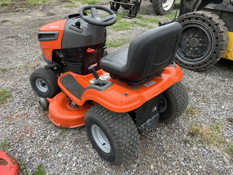 Husqvarna YTH 21K42 42” riding mower 