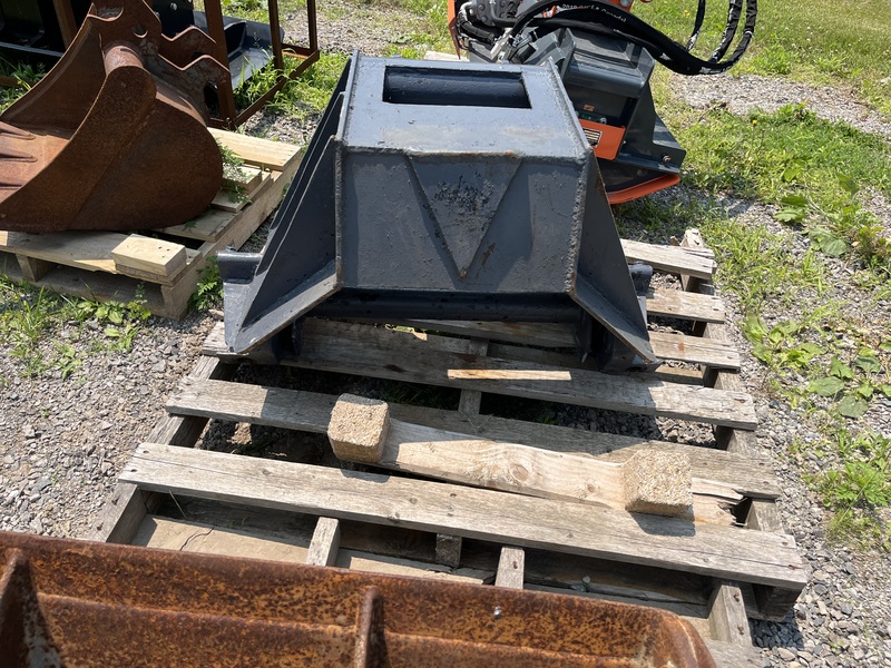 Bobcat E35 xchange mount attachments 