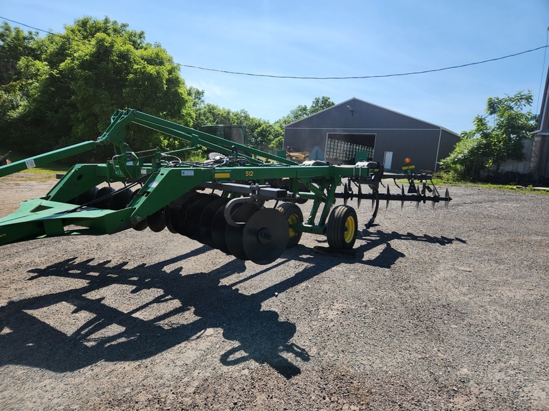 Soil Savers and Chisel Plows  John Deere 512 Disc Ripper  Photo