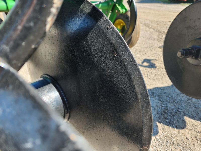 Soil Savers and Chisel Plows  John Deere 512 Disc Ripper  Photo