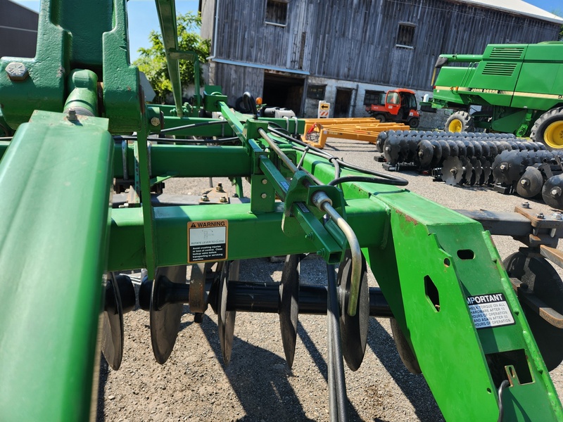 Soil Savers and Chisel Plows  John Deere 512 Disc Ripper  Photo