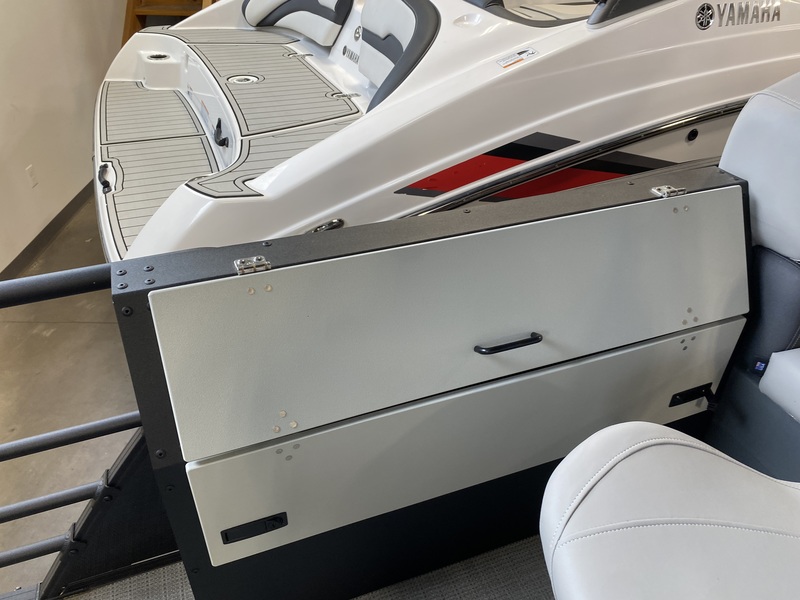 Boats  2024 Sylvan L1 Party Fish Pontoon Photo