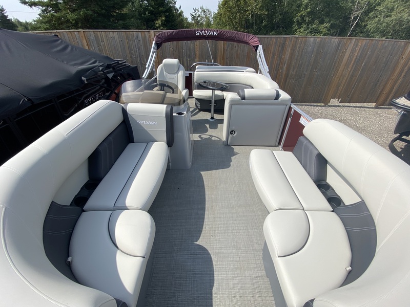 Boats  2025 Sylvan Mirage 820 Cruise  Photo